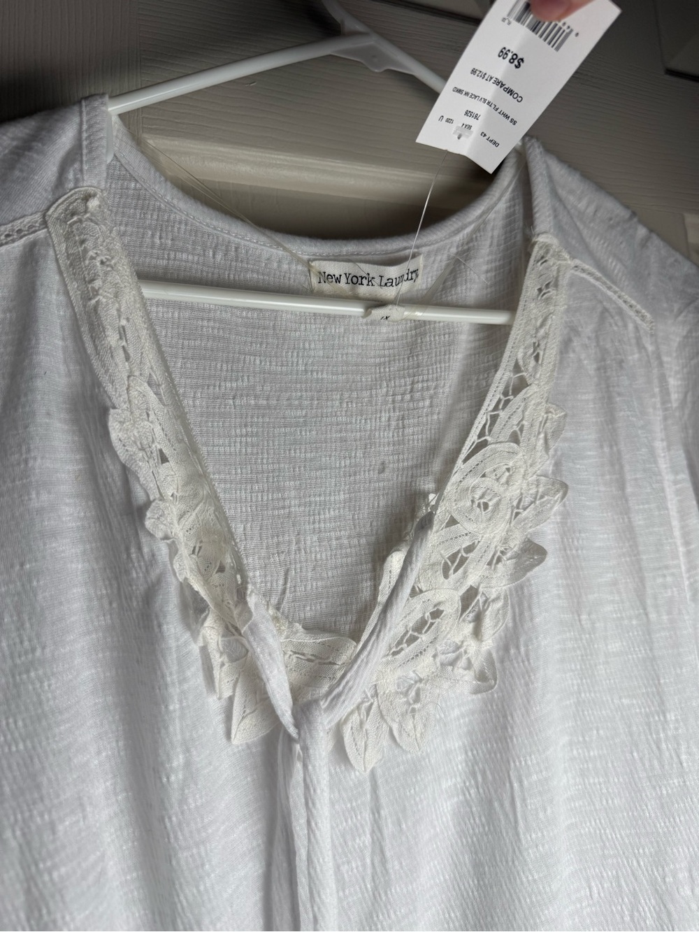 New York Laundry White Lace Blouse Size 1X - Picture 3 of 5